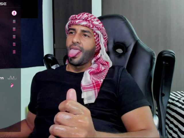 Live sex webcam photo for Handsoman11 #291664559