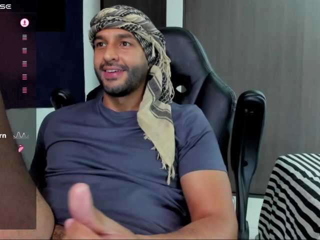 Live sex webcam photo for Handsoman11 #291684999