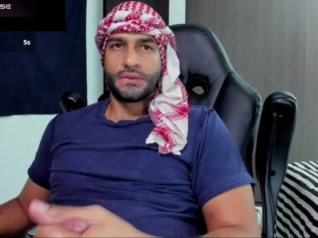 Live sex webcam photo for Handsoman11 #291698968