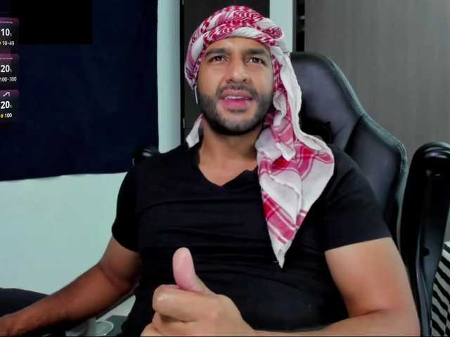 Live sex webcam photo for Handsoman11 #291731225