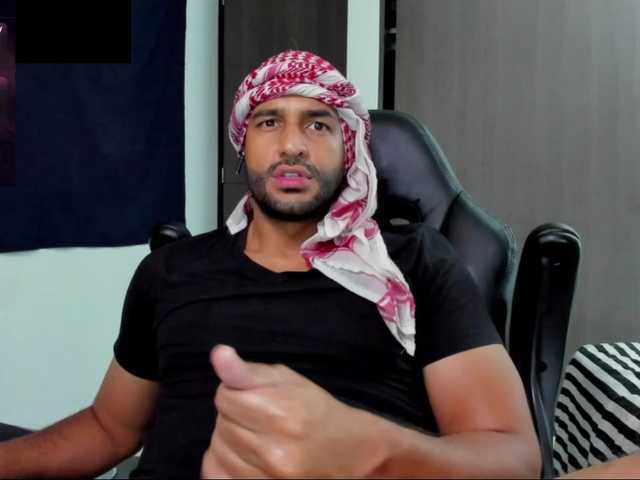 Live sex webcam photo for Handsoman11 #291734290