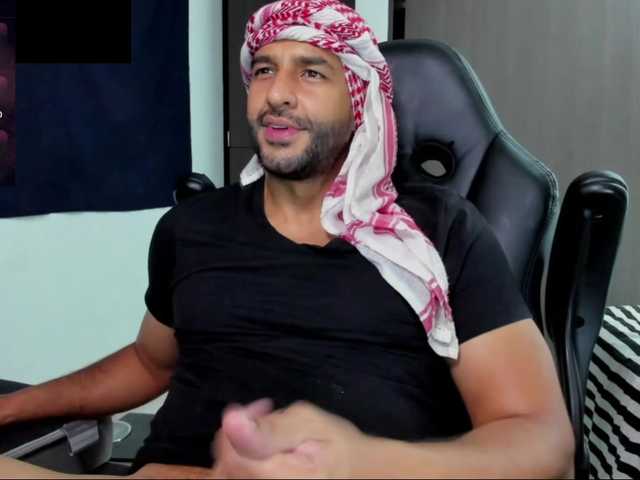 Live sex webcam photo for Handsoman11 #291738341