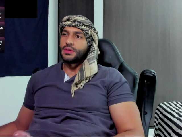 Live sex webcam photo for Handsoman11 #291744266