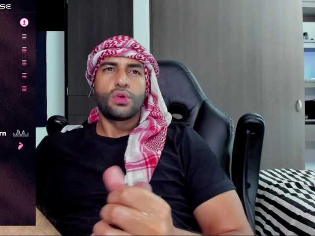 Live sex webcam photo for Handsoman11 #291753488