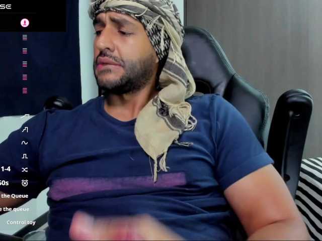 Live sex webcam photo for Handsoman11 #291764175