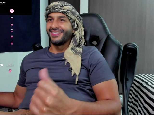 Live sex webcam photo for Handsoman11 #291773264