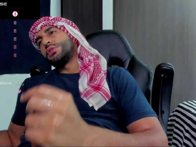 Live sex webcam photo for Handsoman11 #291785376