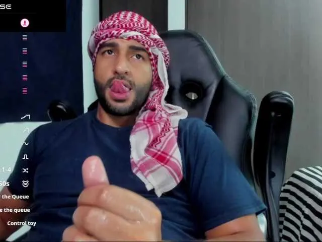 Live sex webcam photo for Handsoman11 #291789128