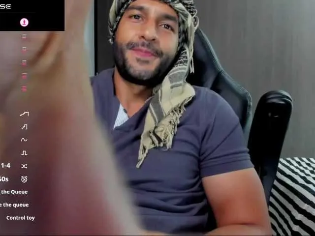 Live sex webcam photo for Handsoman11 #291799358