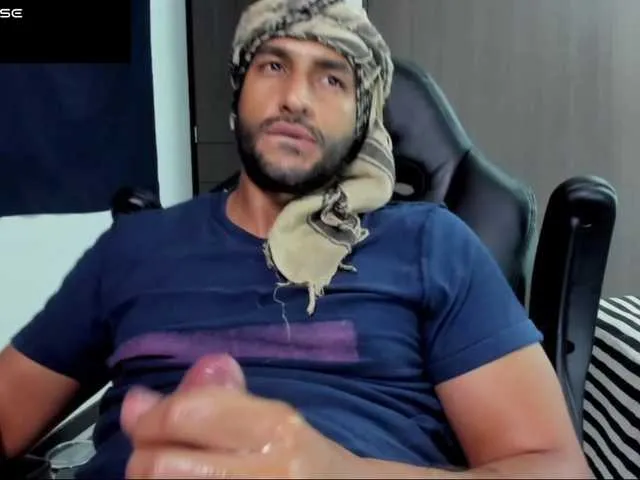 Live sex webcam photo for Handsoman11 #291832050