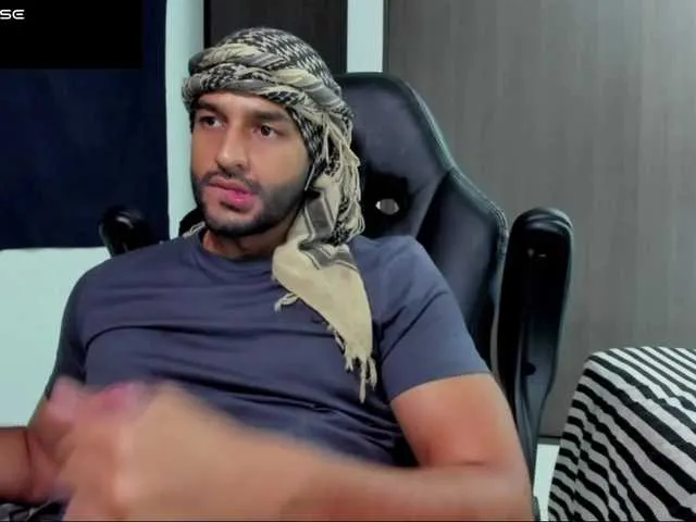 Live sex webcam photo for Handsoman11 #291835764