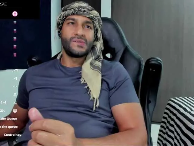 Live sex webcam photo for Handsoman11 #291839099