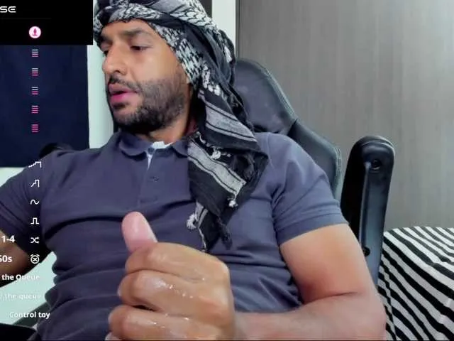 Live sex webcam photo for Handsoman11 #291857733