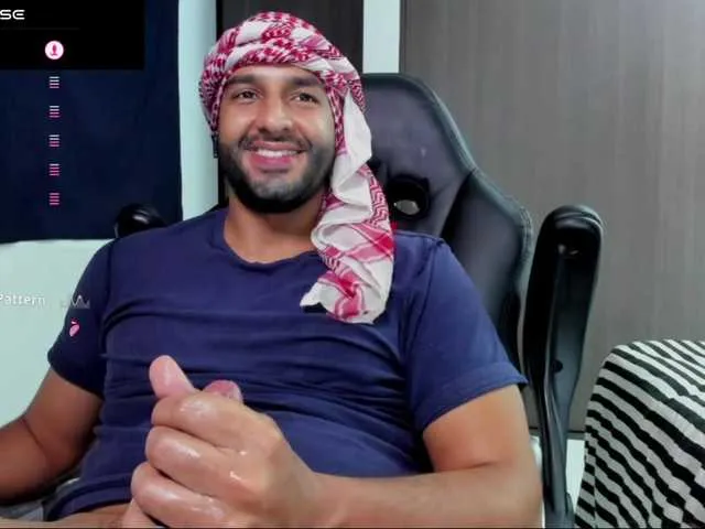 Live sex webcam photo for Handsoman11 #291864525