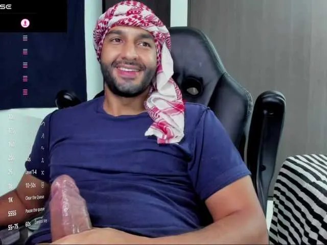 Live sex webcam photo for Handsoman11 #291873418