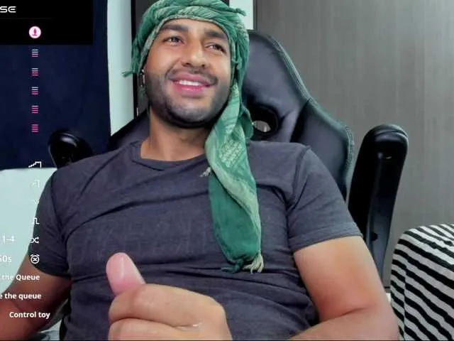 Live sex webcam photo for Handsoman11 #291880654