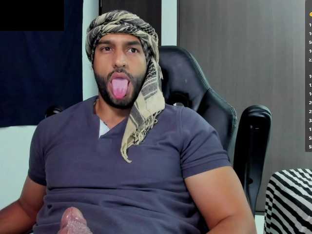 Live sex webcam photo for Handsoman11 #291944233