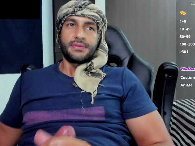 Live sex webcam photo for Handsoman11 #291975249