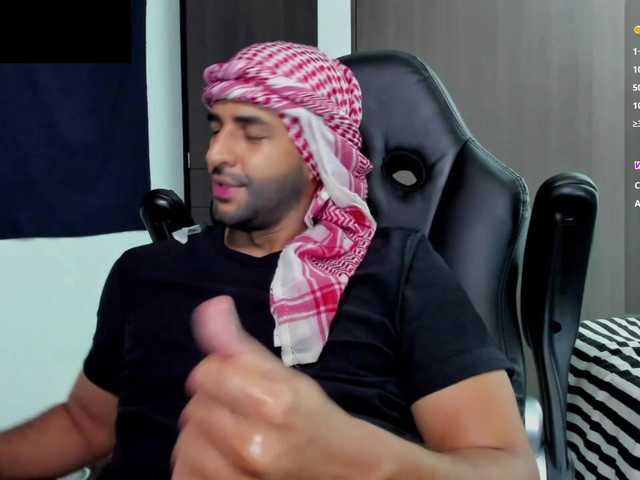 Live sex webcam photo for Handsoman11 #292056588