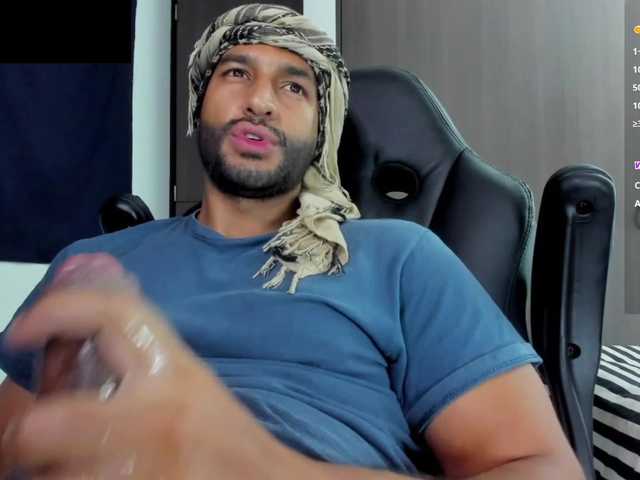 Live sex webcam photo for Handsoman11 #292063888