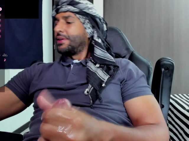 Live sex webcam photo for Handsoman11 #292091717