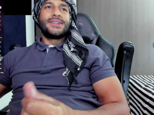 Live sex webcam photo for Handsoman11 #292096769