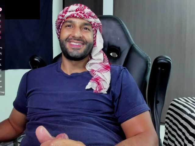 Live sex webcam photo for Handsoman11 #292103037