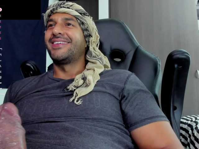 Live sex webcam photo for Handsoman11 #292141086