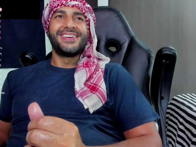 Live sex webcam photo for Handsoman11 #292145886