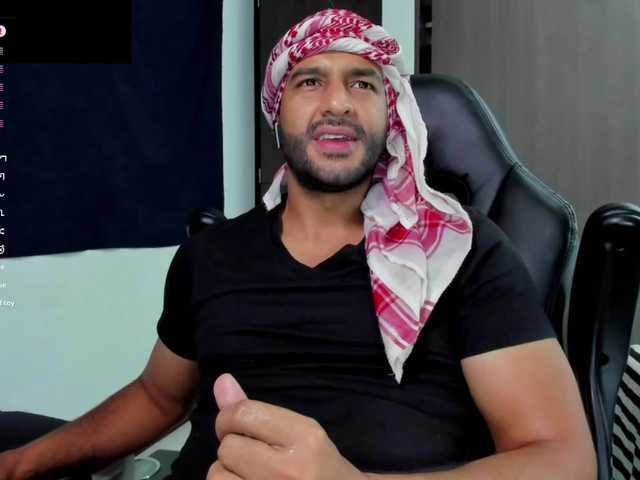 Live sex webcam photo for Handsoman11 #292160217