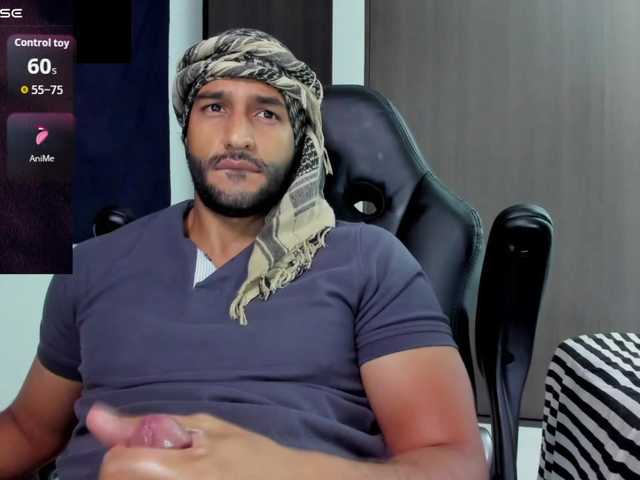 Live sex webcam photo for Handsoman11 #292167293