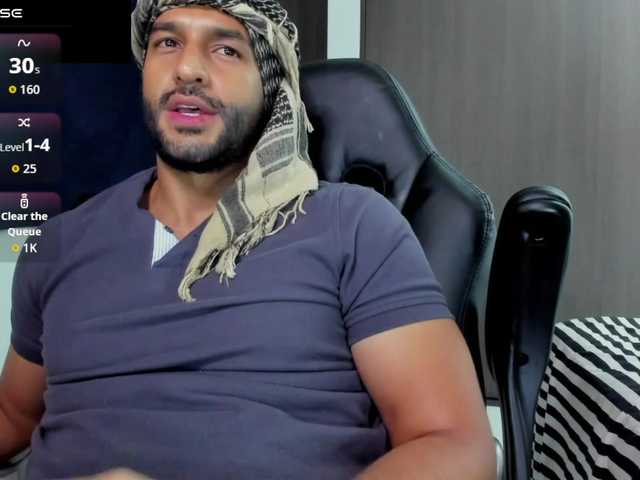 Live sex webcam photo for Handsoman11 #292170406