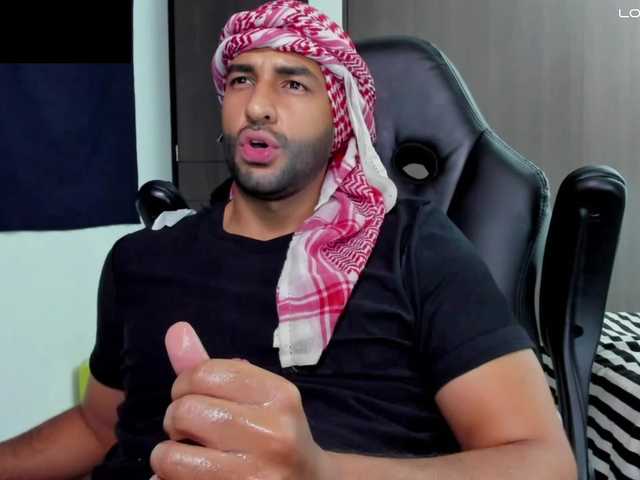 Live sex webcam photo for Handsoman11 #292226538