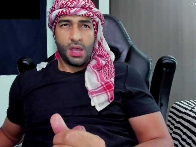 Live sex webcam photo for Handsoman11 #292231412