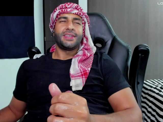 Live sex webcam photo for Handsoman11 #292233242