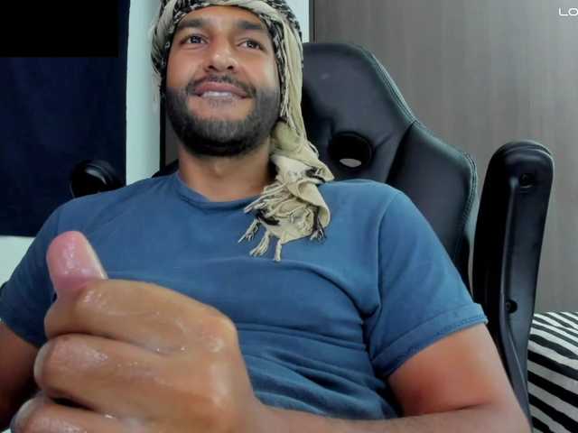 Live sex webcam photo for Handsoman11 #292243014