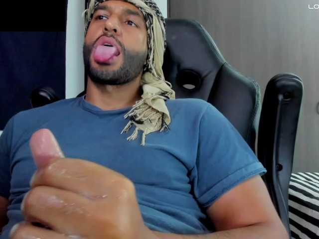 Live sex webcam photo for Handsoman11 #292247540