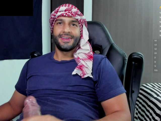 Live sex webcam photo for Handsoman11 #292290957