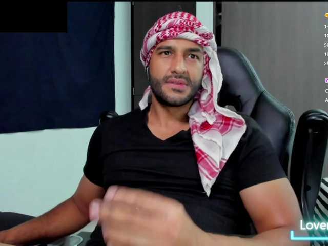 Live sex webcam photo for Handsoman11 #292399493