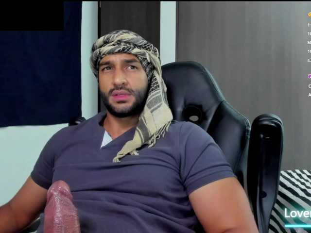 Live sex webcam photo for Handsoman11 #292410400