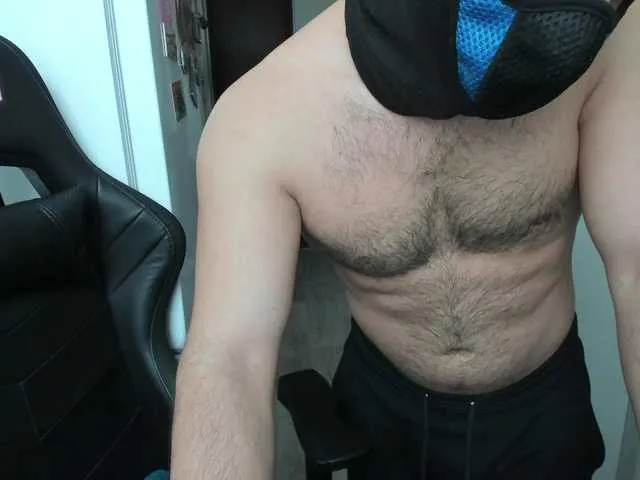 Live sex webcam photo for HandsomeHercules #290595389
