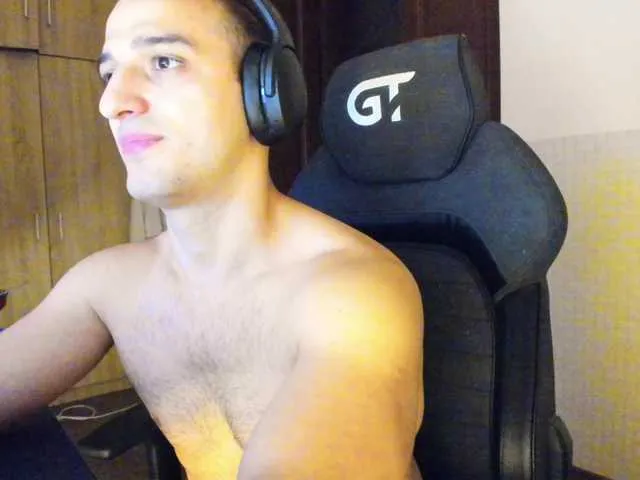 Live sex webcam photo for HandsomeHercules #291968861