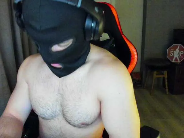 Live sex webcam photo for HandsomeHercules #292477020
