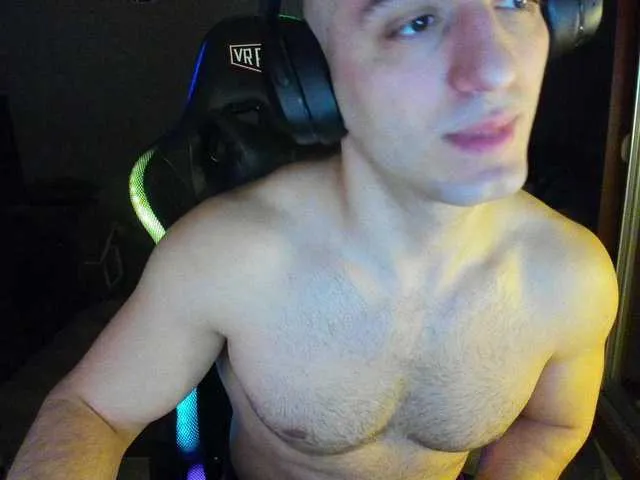 Live sex webcam photo for HandsomeHercules #292804722
