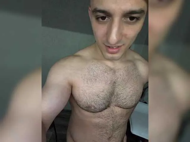 Live sex webcam photo for HandsomeHercules #293007099