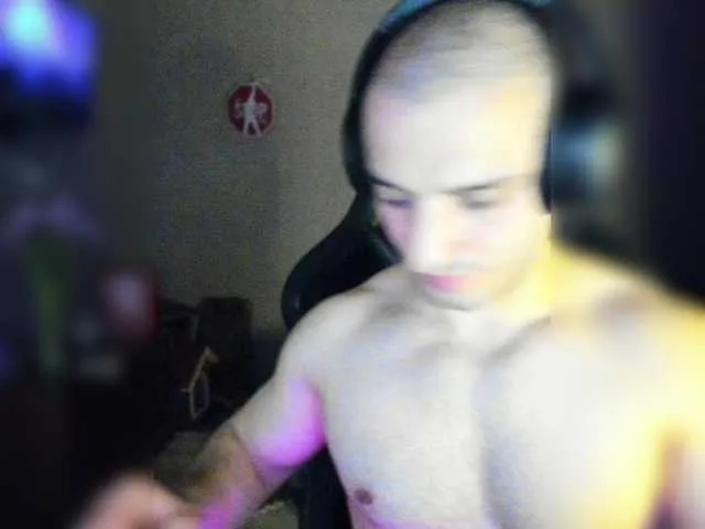 Live sex webcam photo for HandsomeHercules #293158855
