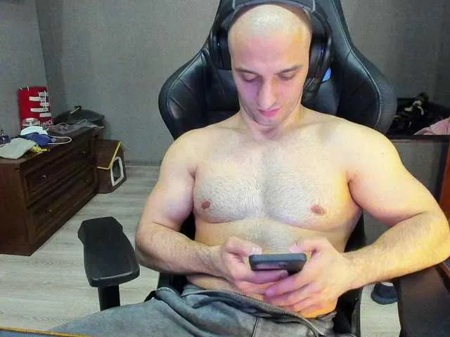 Live sex webcam photo for HandsomeHercules #293202393