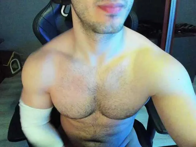 Live sex webcam photo for HandsomeHercules #293292086