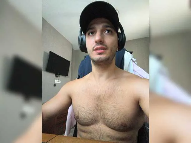 Live sex webcam photo for HandsomeHercules #293930726