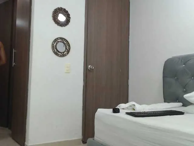 Live sex webcam photo for Handsomen-69 #276165230